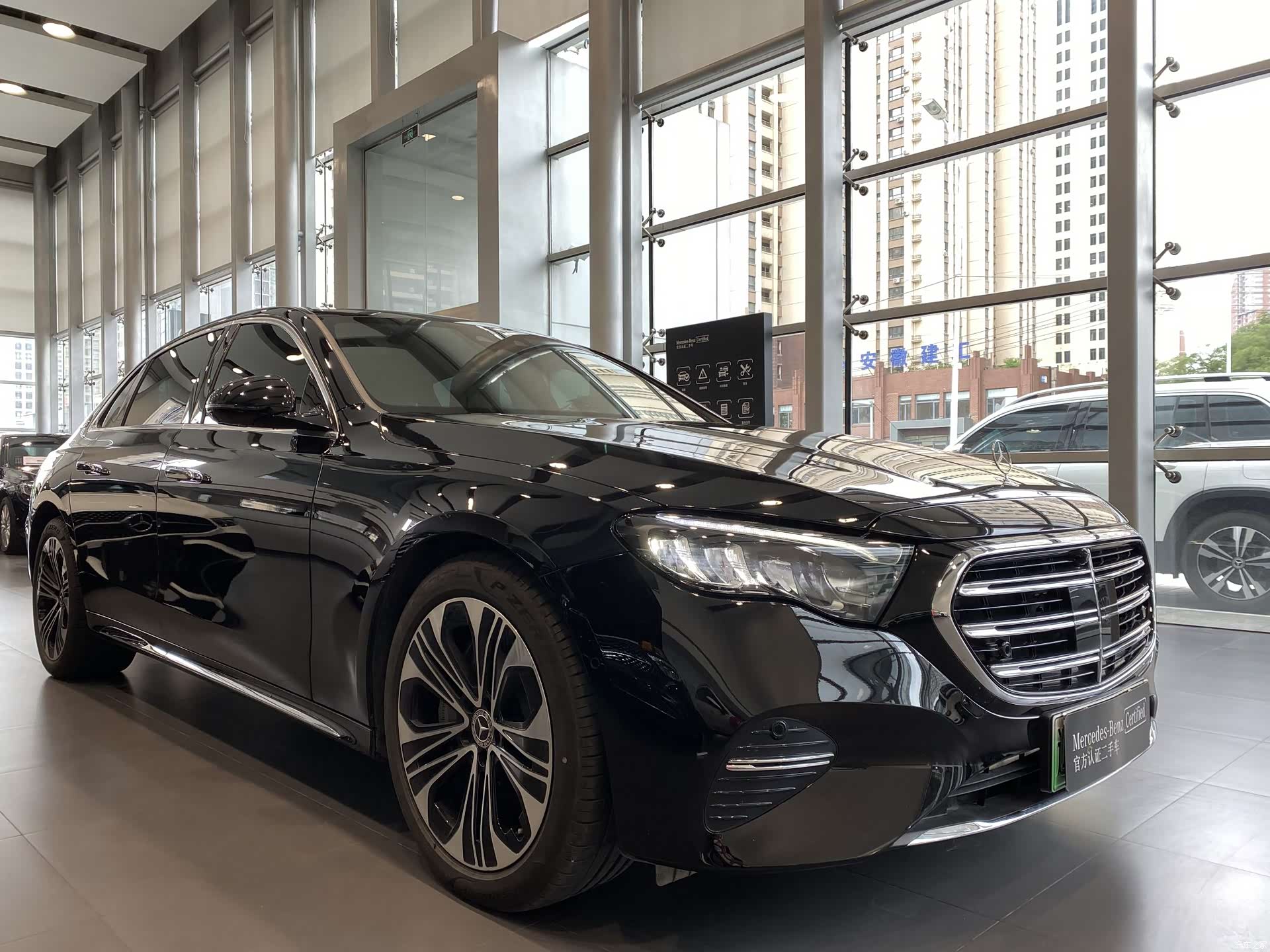Mercedes-Benz E-Class, 2024 3