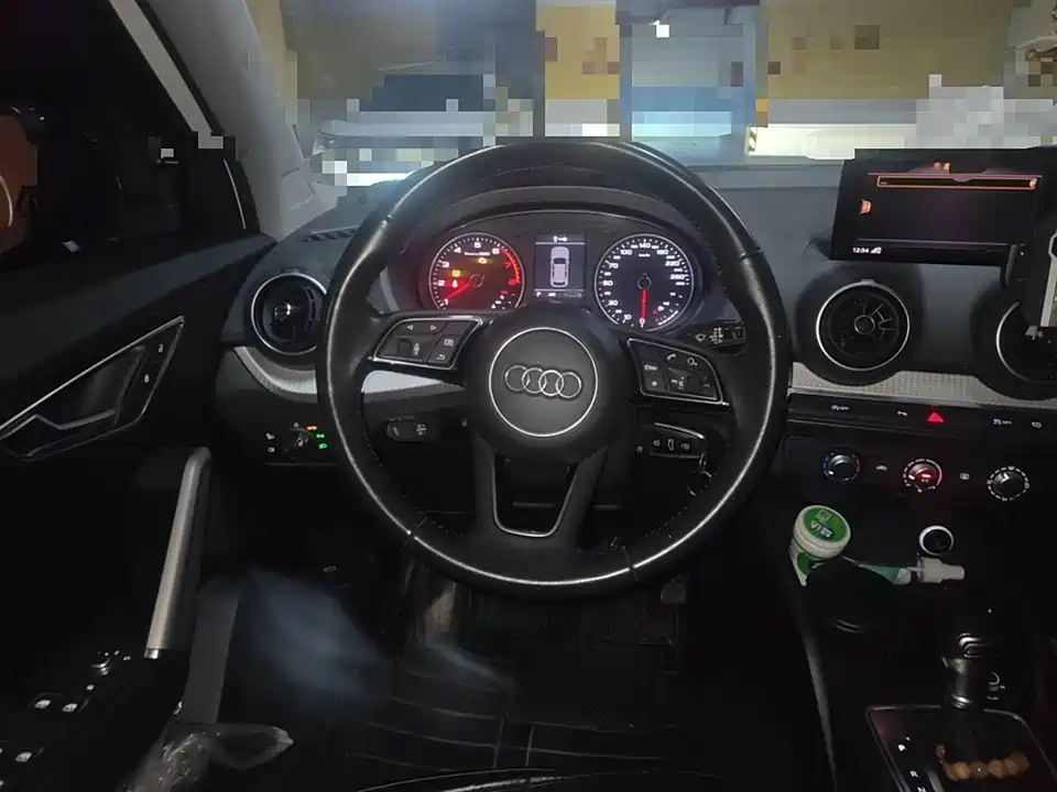 Audi Q2L
