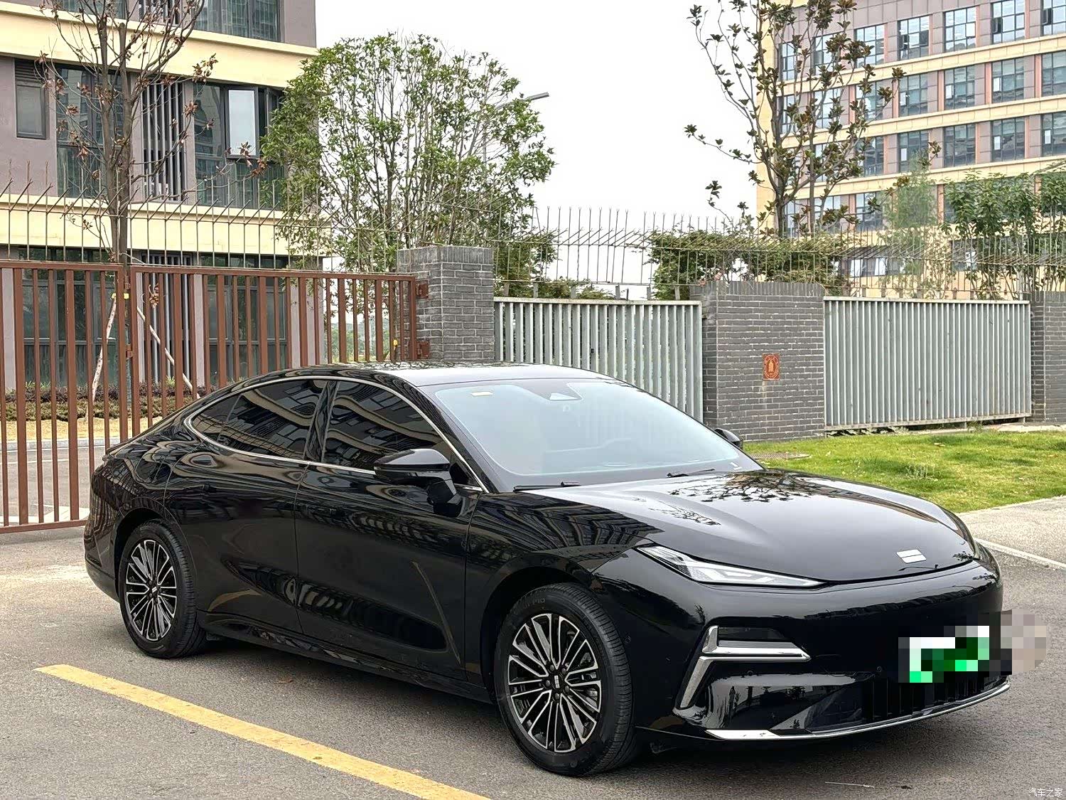 Geely 8, 2026 3
