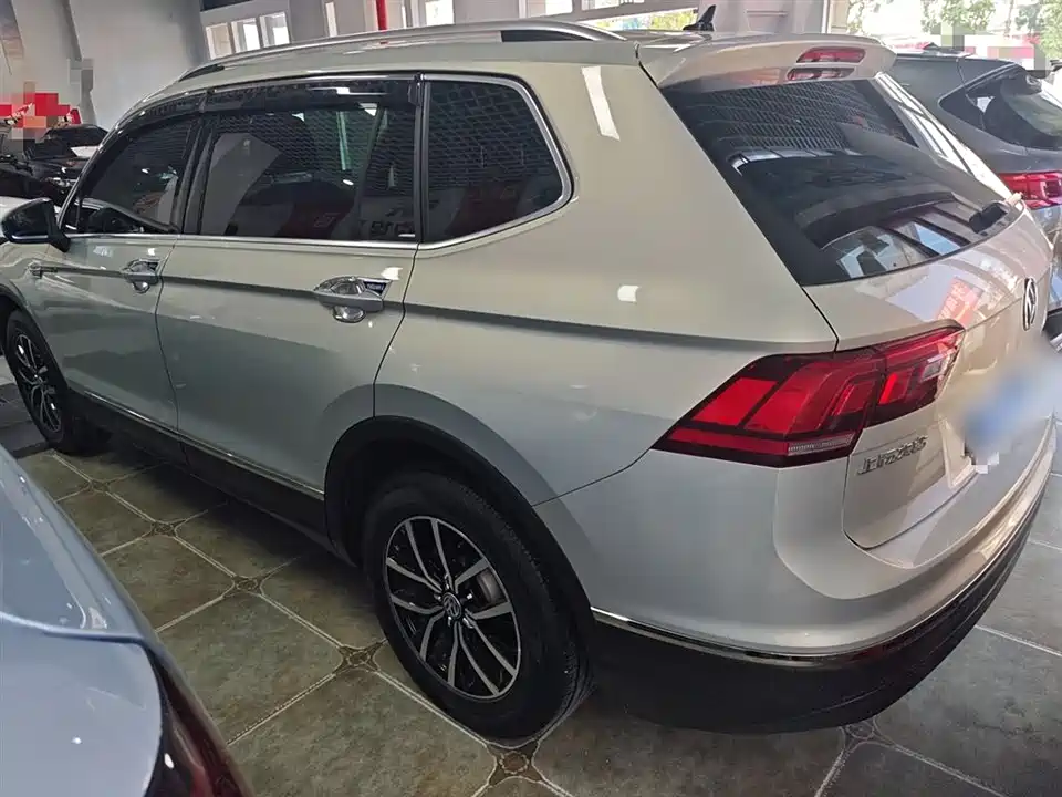 Volkswagen Tiguan L