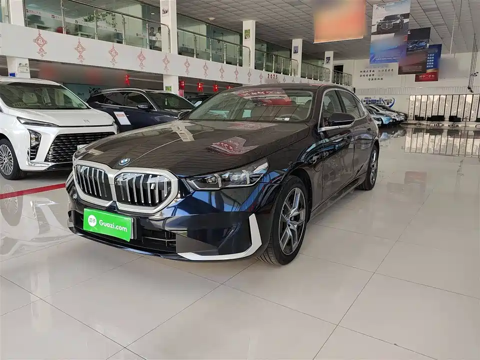 BMW i5