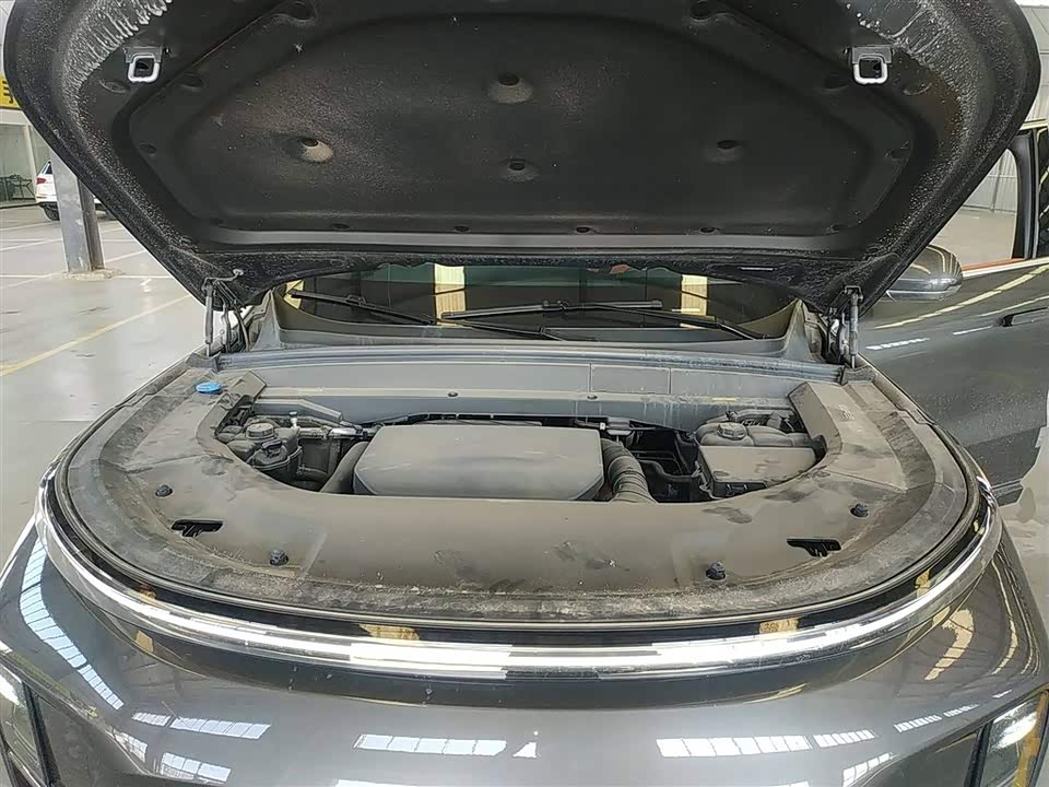 Li Auto Ideal L8