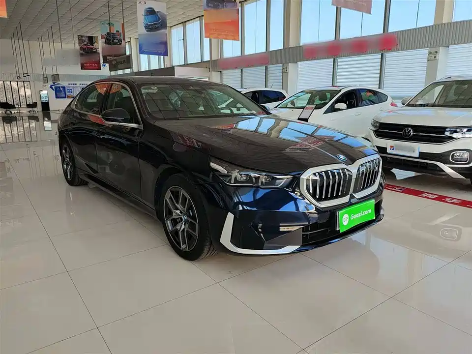 BMW i5