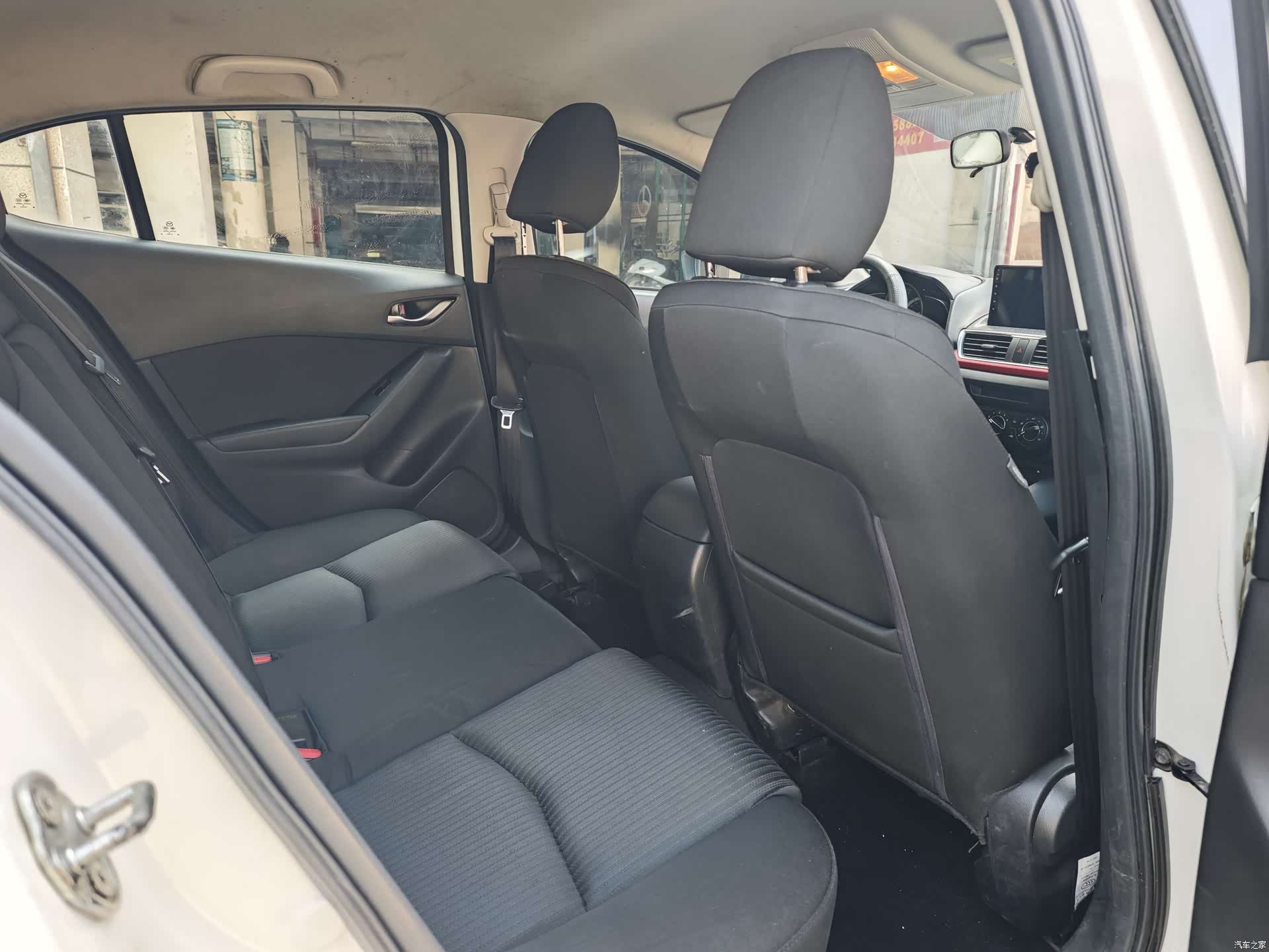 Mazda Mazda3, 2015 6