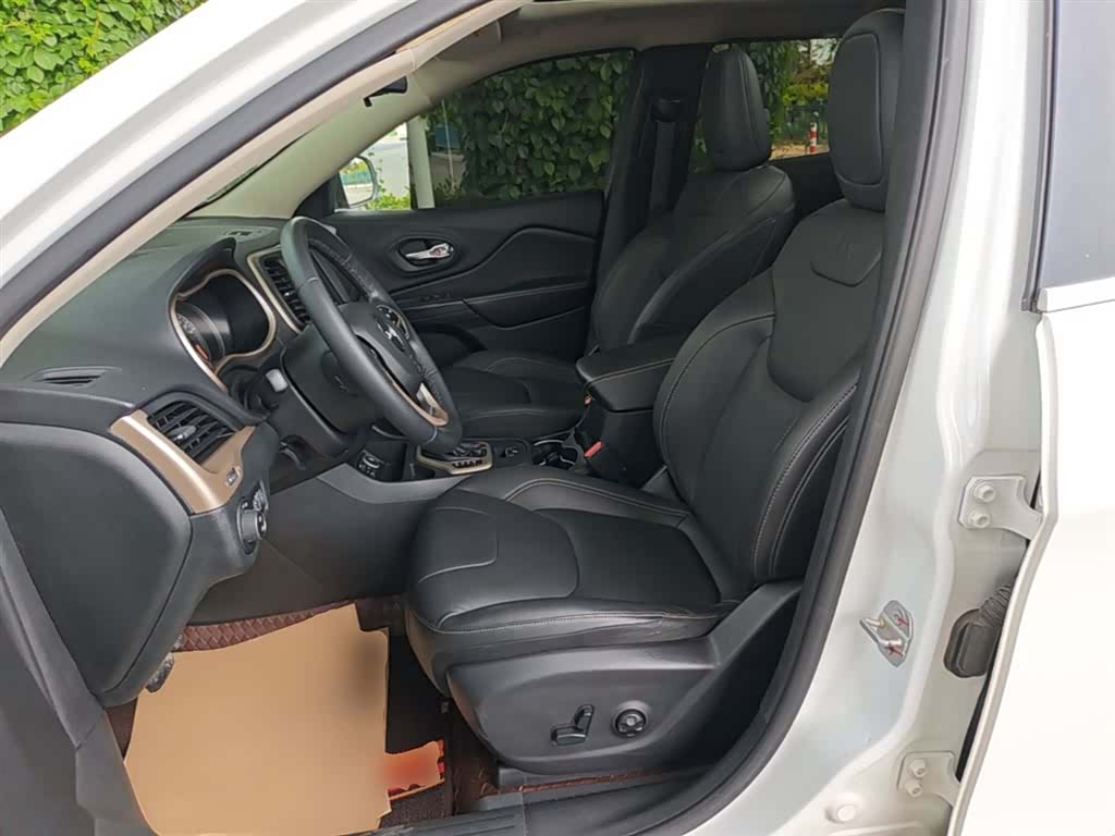 Jeep Cherokee, 2018 15