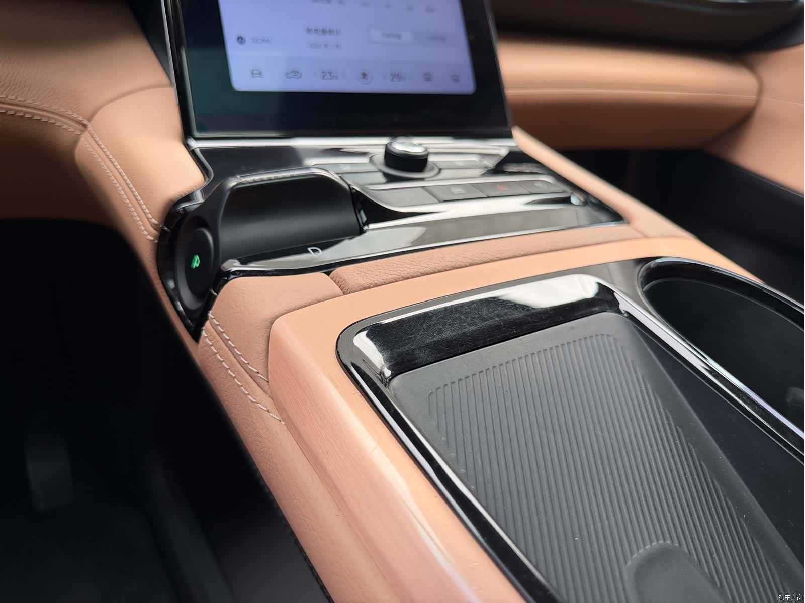 NIO ES8, 2019 24
