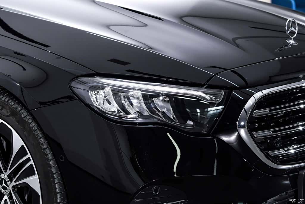 Mercedes-Benz E-Class, 2025 10