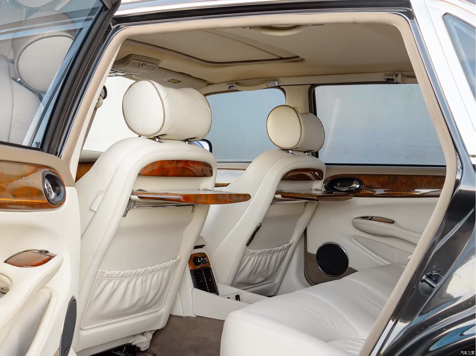 Jaguar XJ, 2002 8