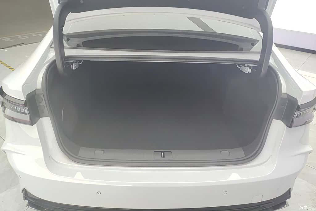Chery Arrizo 8, 2024 4
