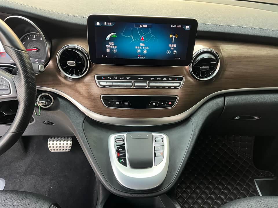 Mercedes-Benz V-class