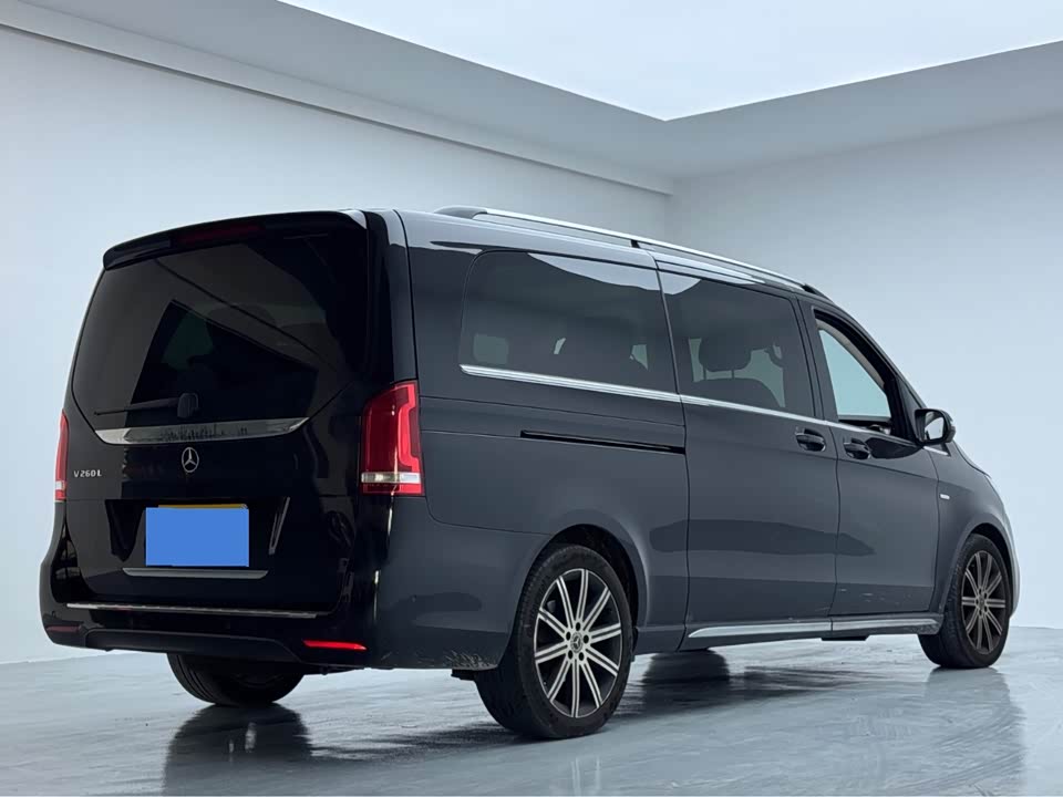 Mercedes-Benz V-class