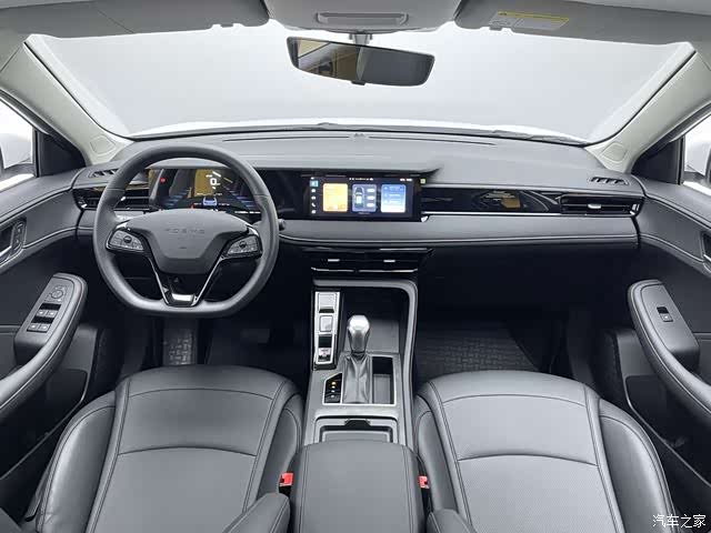 Roewe i5, 2025 8
