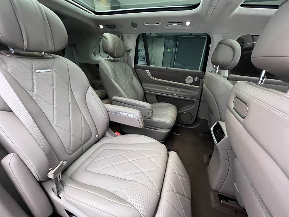 AITO Ask the world M9