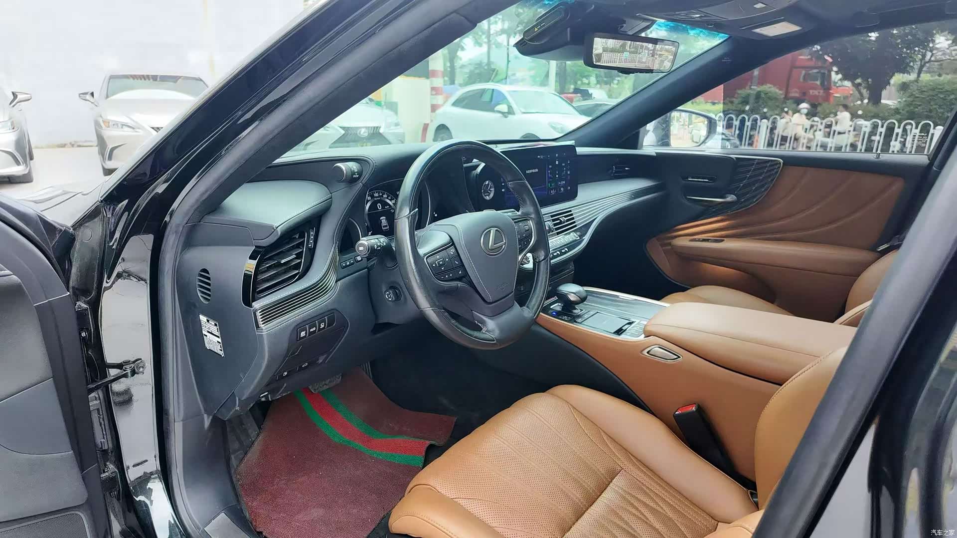 Lexus LS, 2021 4