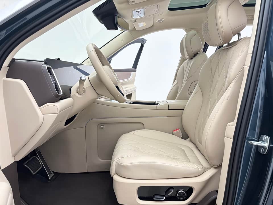 AITO Ask the world M9