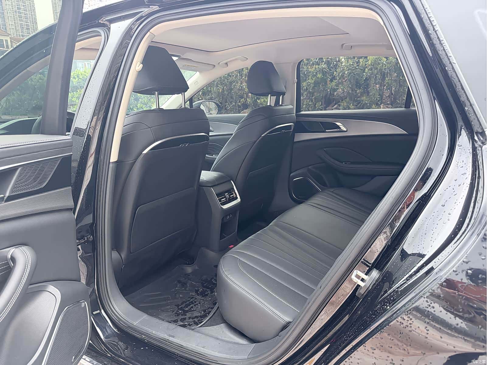 Hongqi H5, 2022 6