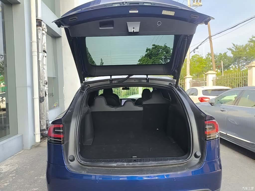 Tesla Model X, 2020 19
