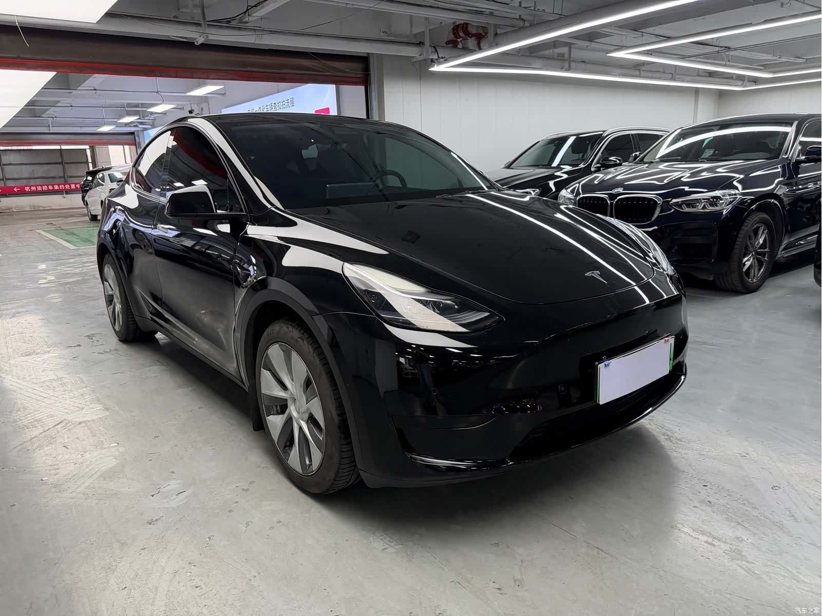 Tesla Model Y, 2022 3