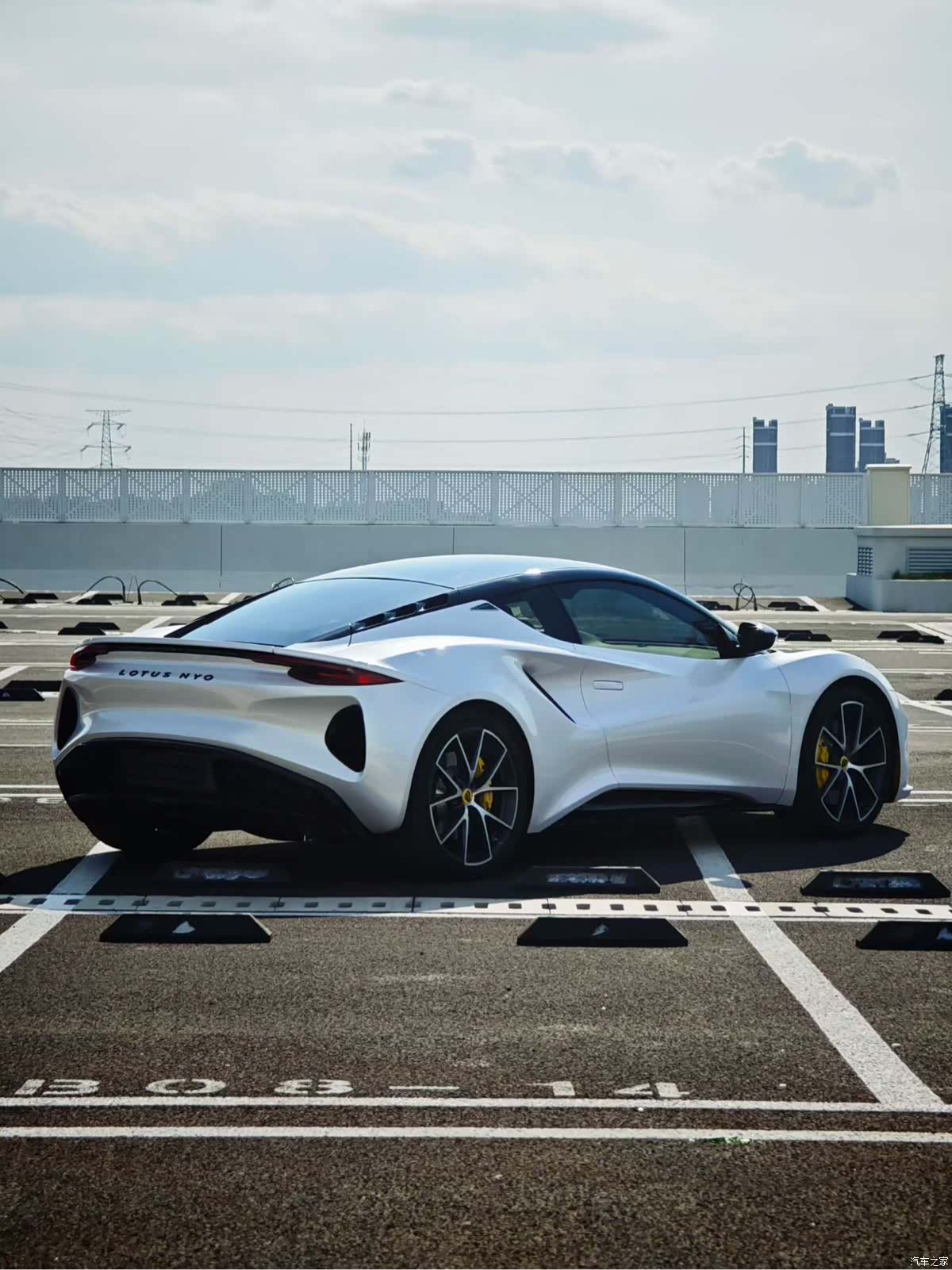 Lotus EMIRA, 2025 4
