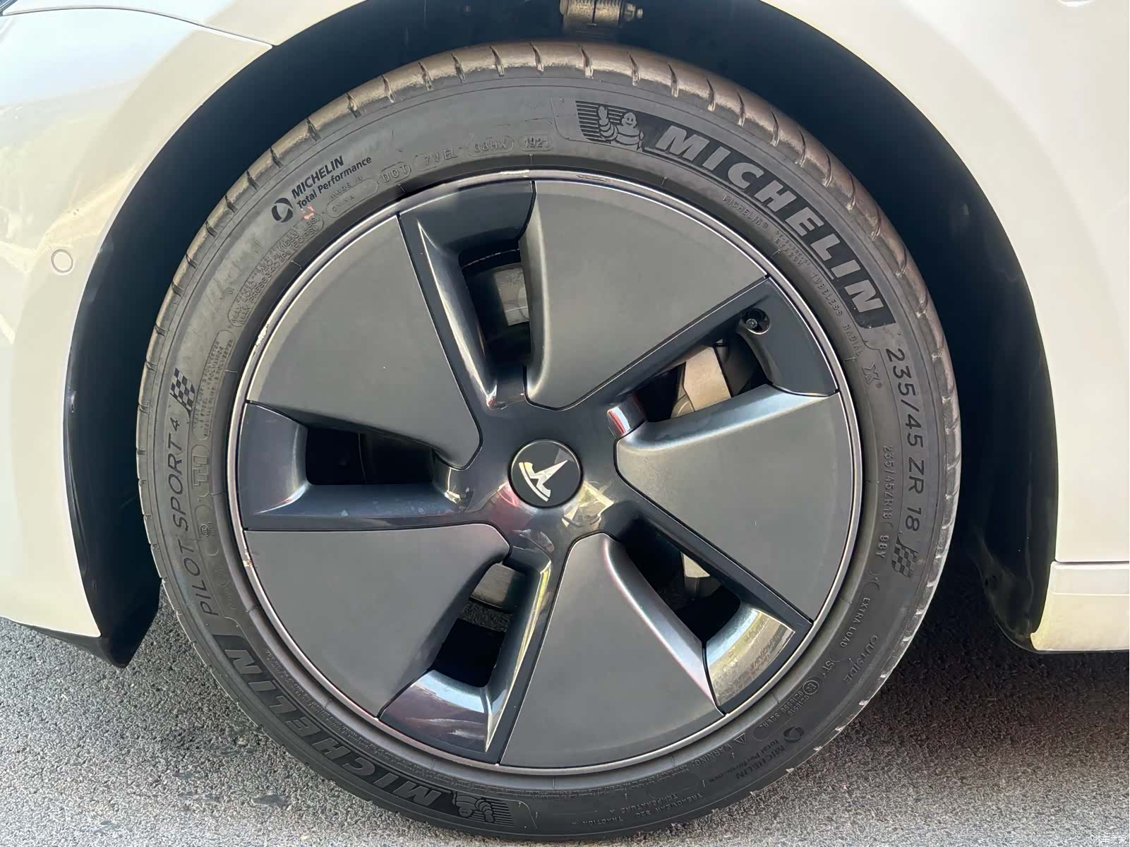 Tesla Model 3, 2023 16