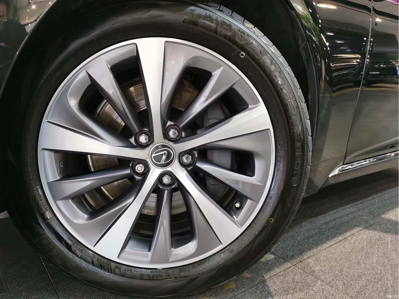 Lexus LS, 2020 18