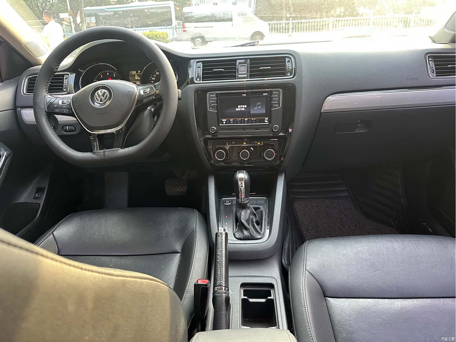 Volkswagen Sagitar, 2016 11