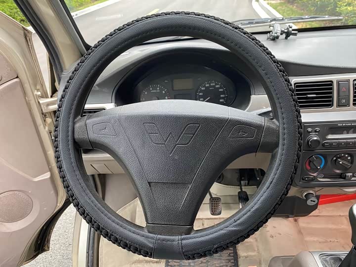 Wuling Rongguang 2014 1.2L S ji ben xing