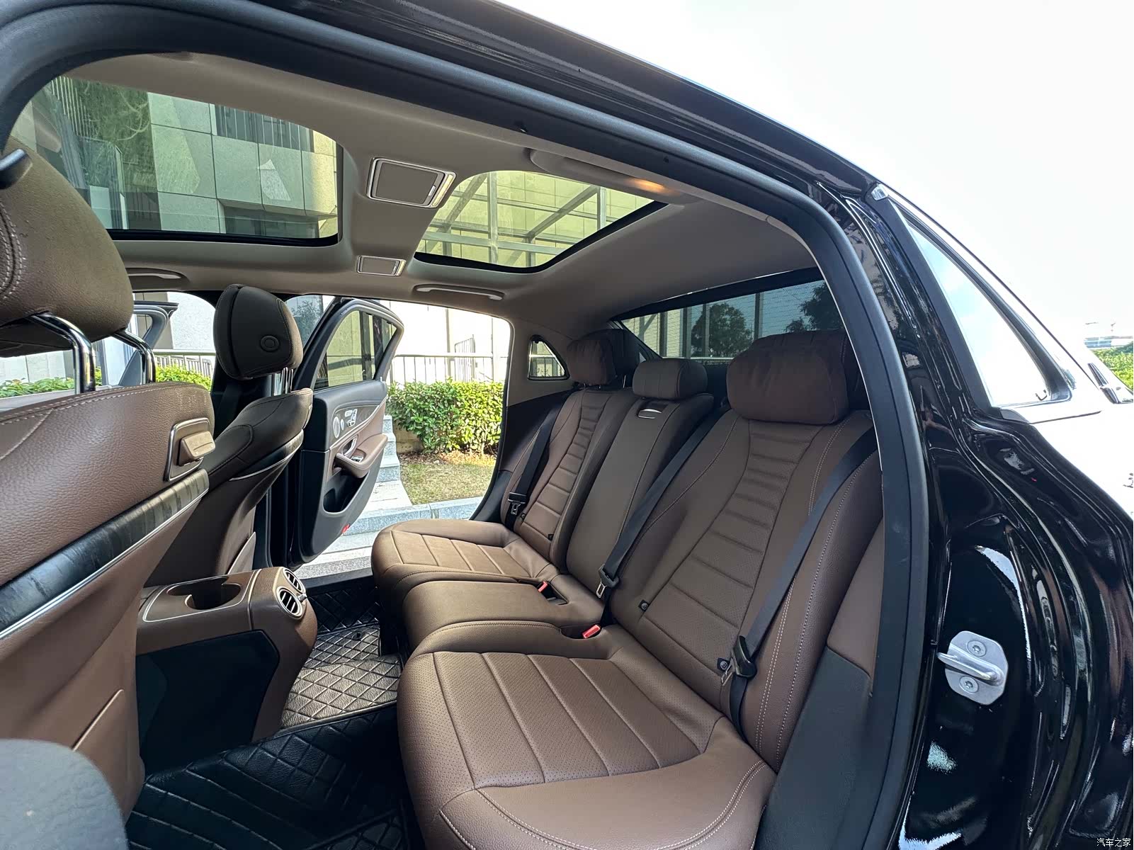 Mercedes-Benz E-Class, 2020 18