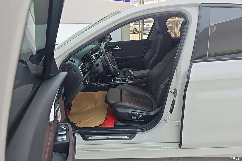 BMW 1 Series, 2022 9