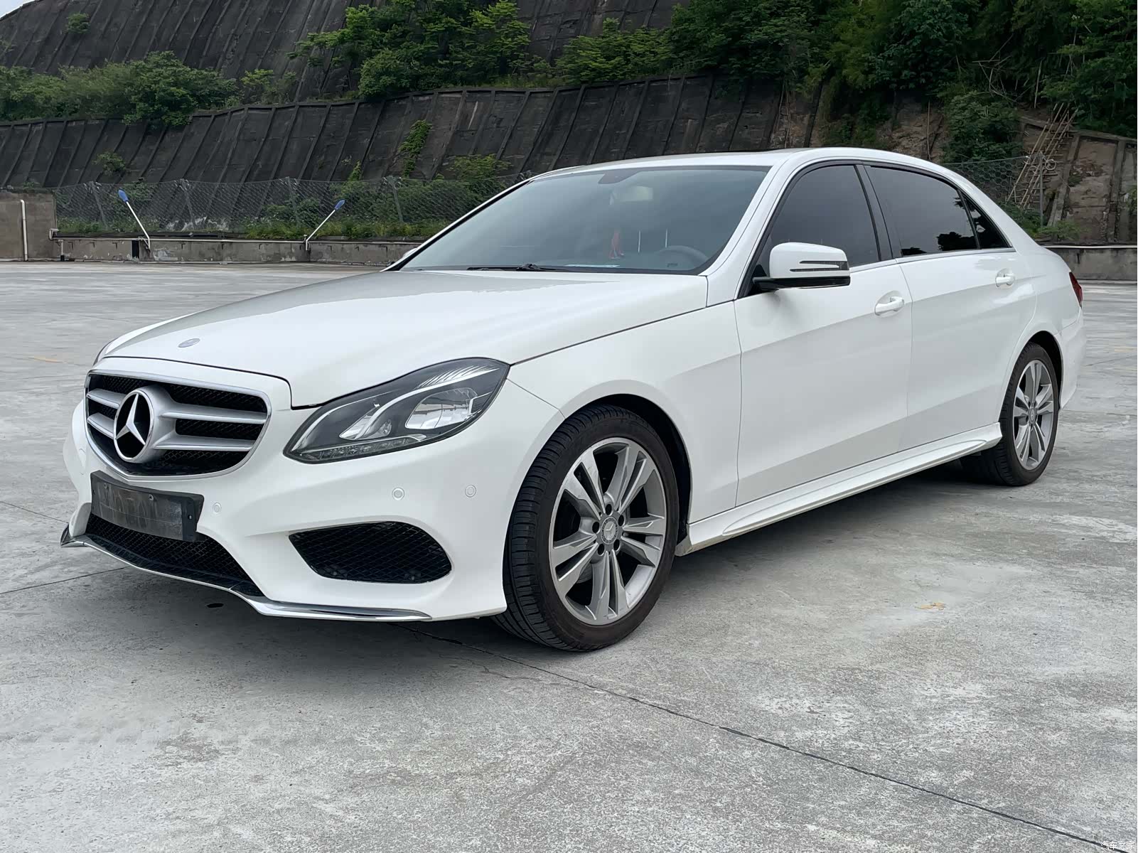 Mercedes-Benz E-Class, 2014 1