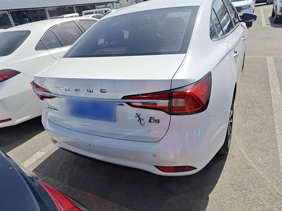 Roewe i5