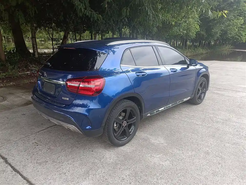 Mercedes-Benz GLA