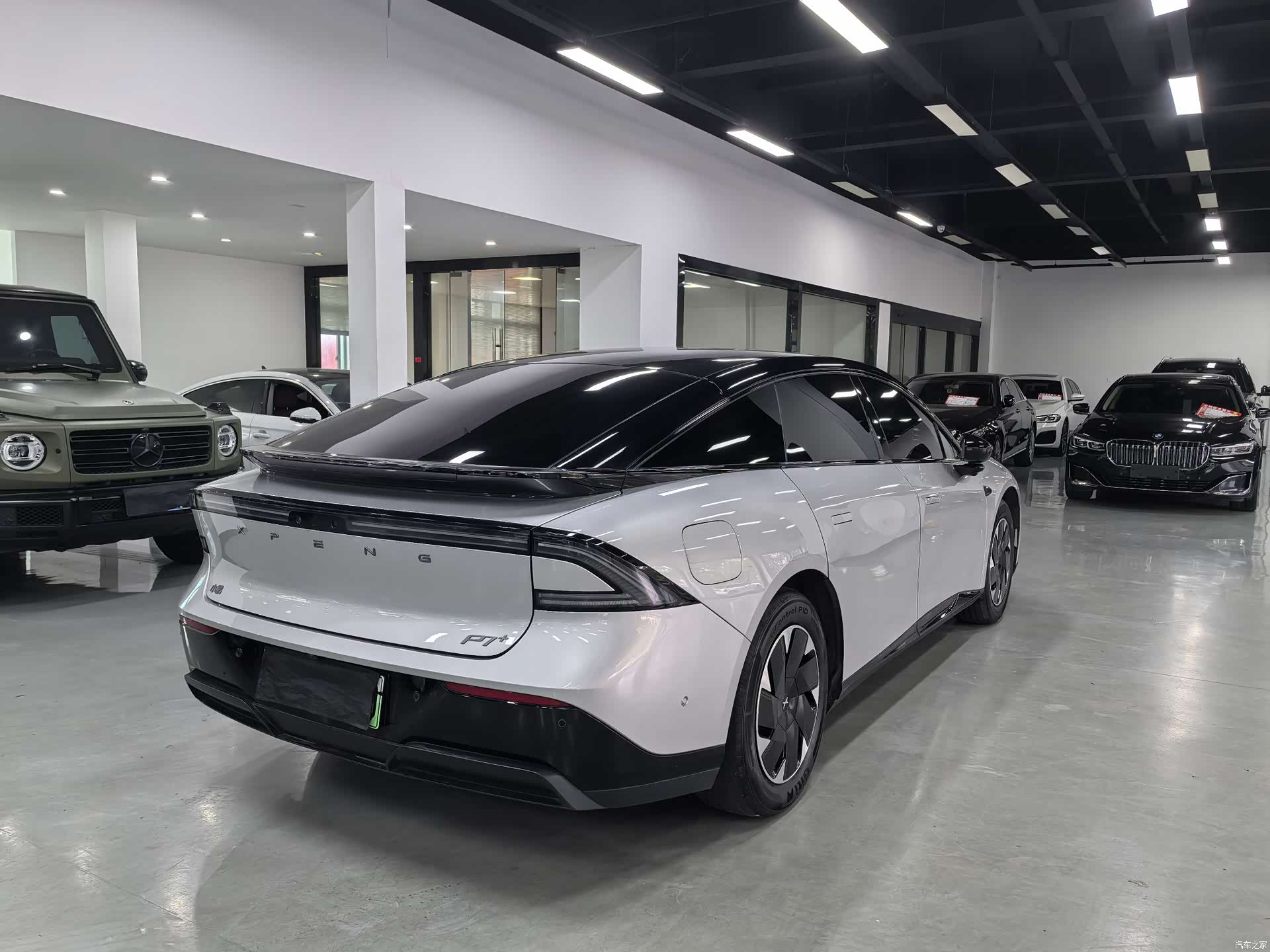 Xpeng P7, 2025 все фото