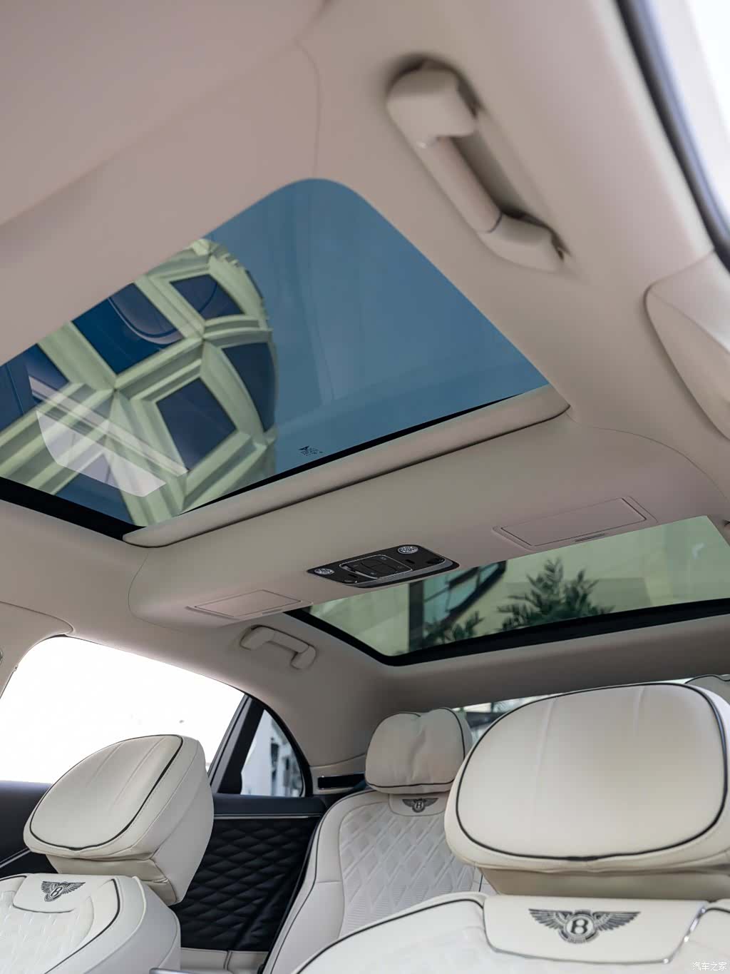 Bentley Flying Spur, 2022 19