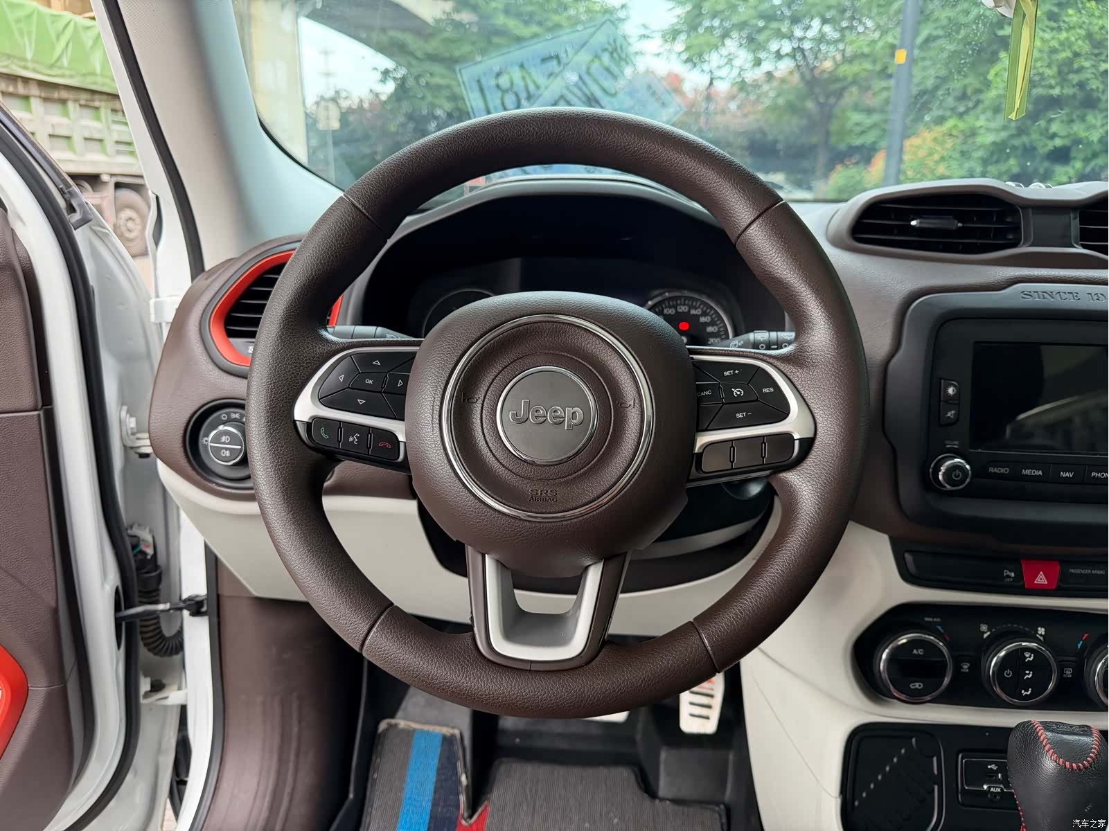 Jeep Renegade, 2016 13