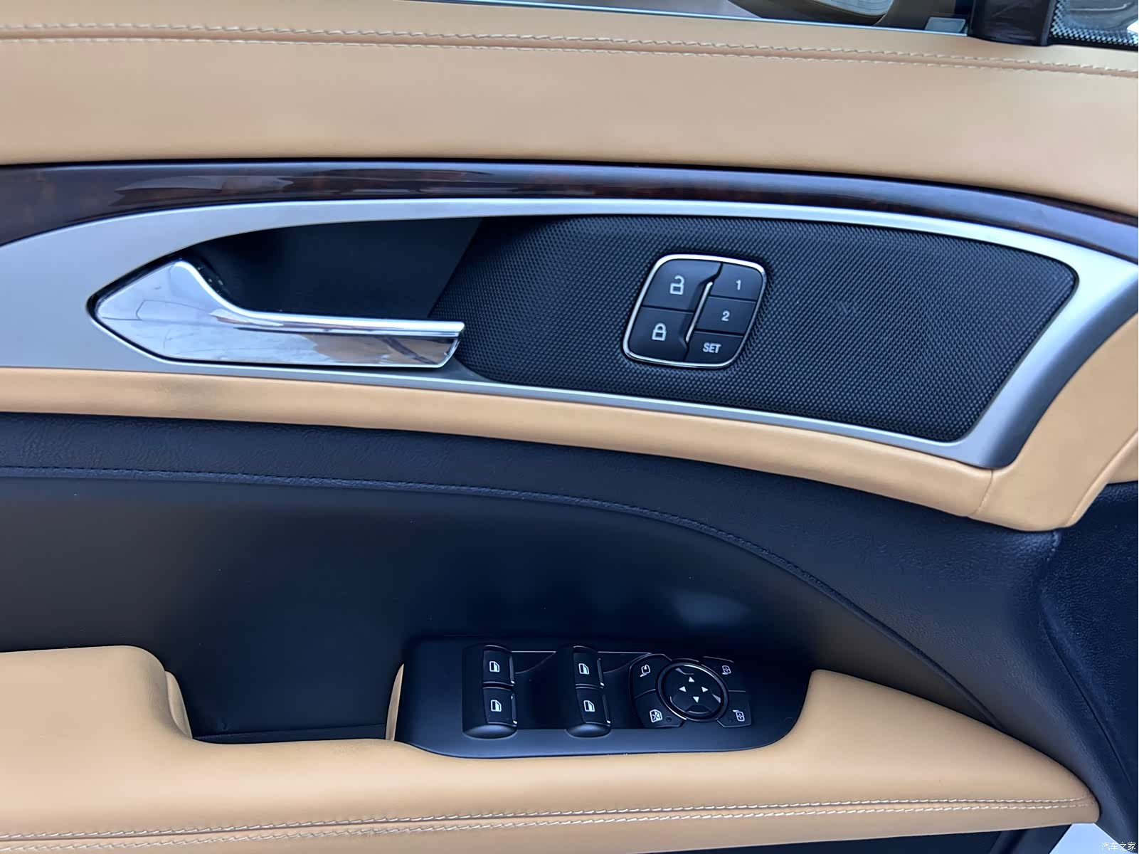 Lincoln MKZ, 2020 12