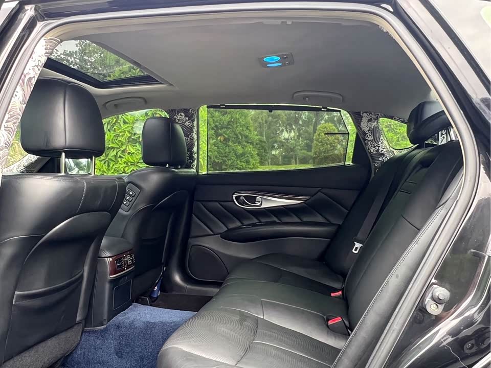 Infiniti Q70 Infiniti Q70
