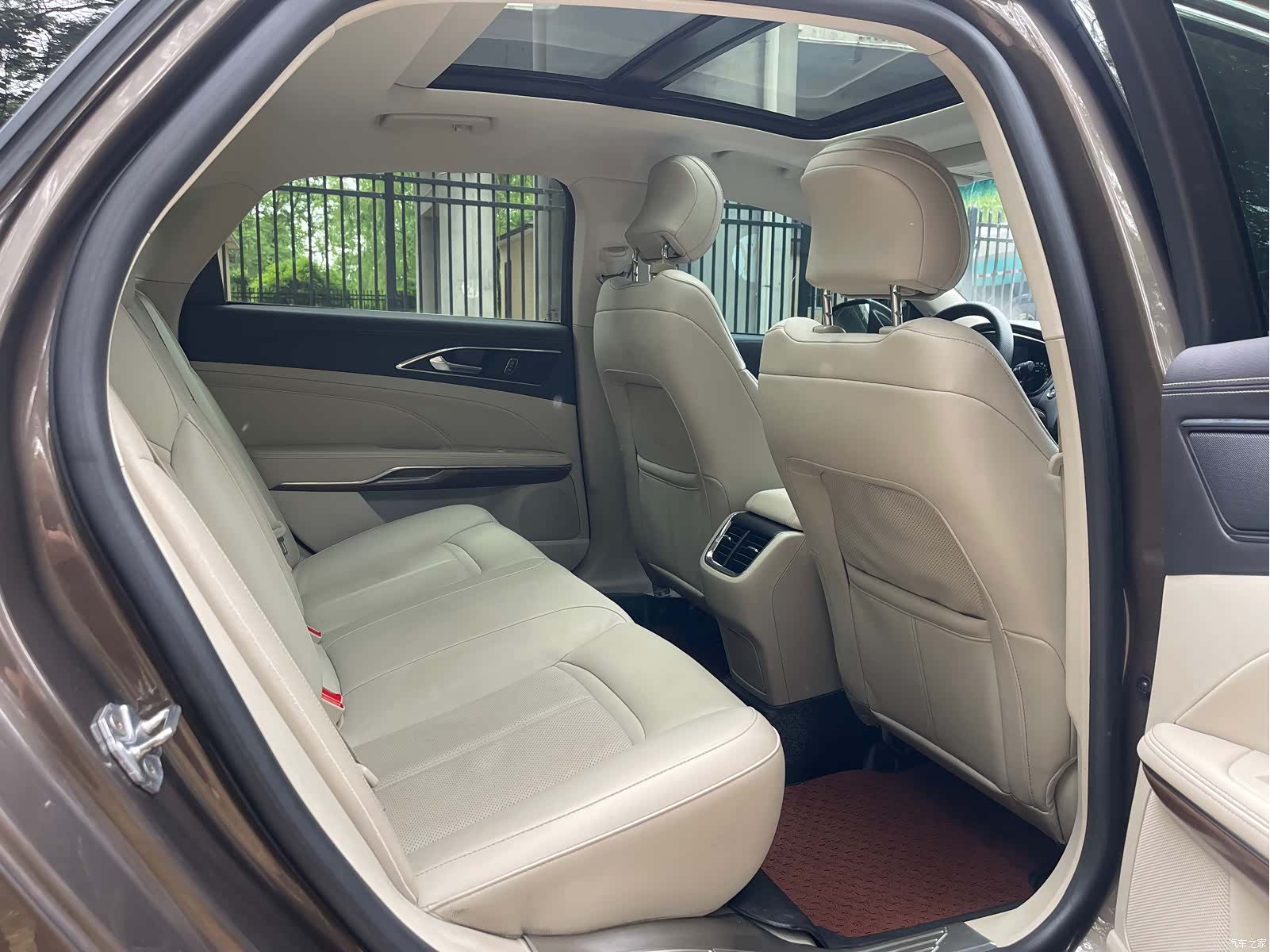 Ford Taurus, 2016 9
