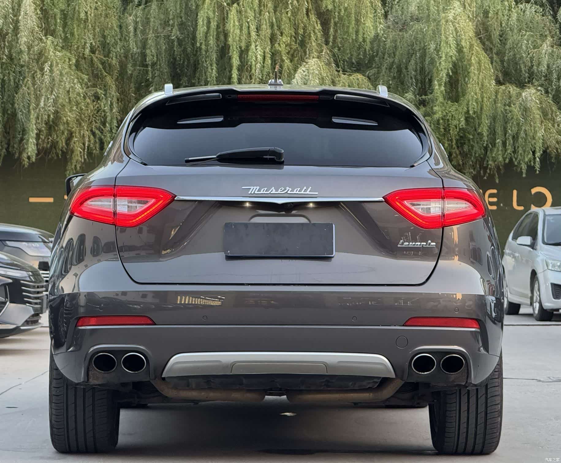 Maserati Levante, 2016 все фото