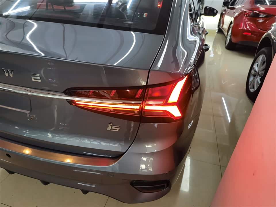 Roewe i5