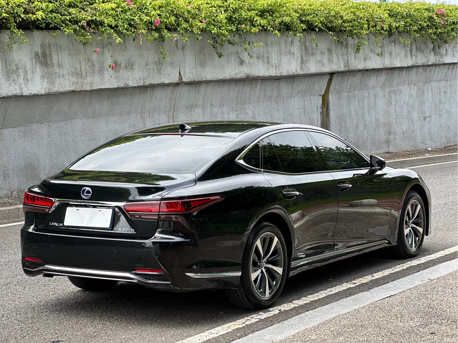 Lexus LS, 2022 8