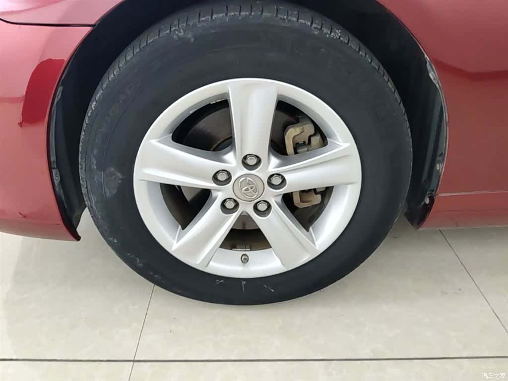Toyota 2.5V, 2015 25