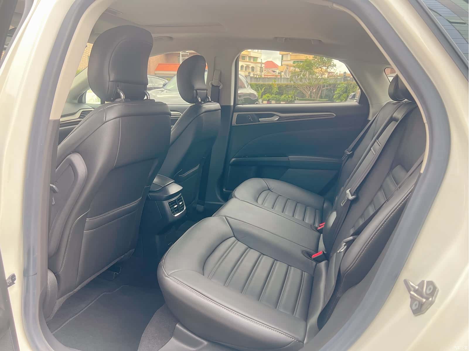 Ford Mondeo, 2015 8