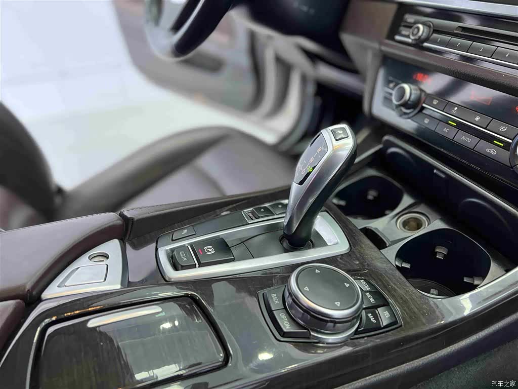 BMW 5 Series, 2015 13