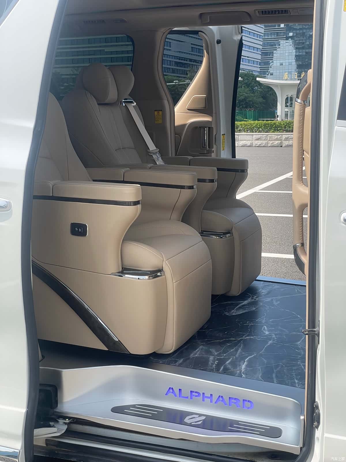 Toyota Alphard, 2012 15