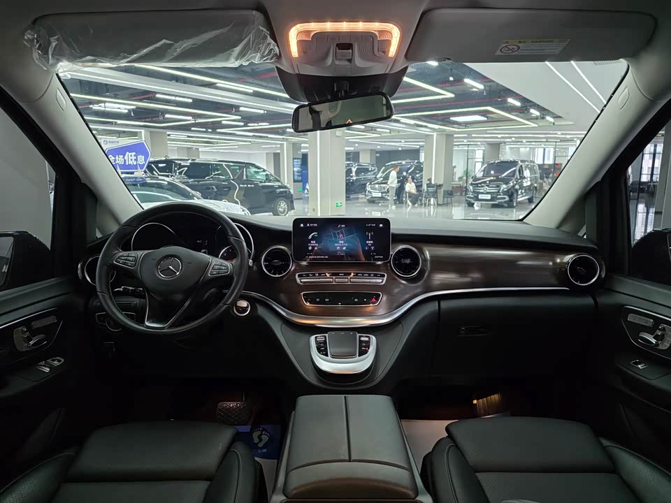 Mercedes-Benz V-class