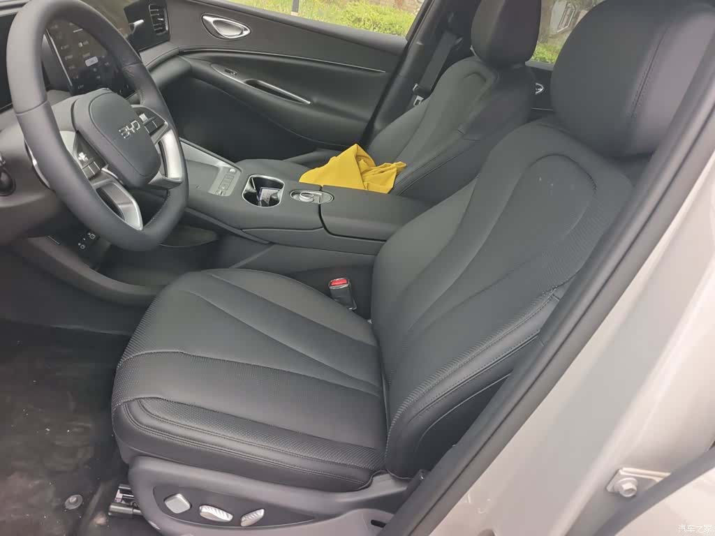 BYD HiAce, 2026 12