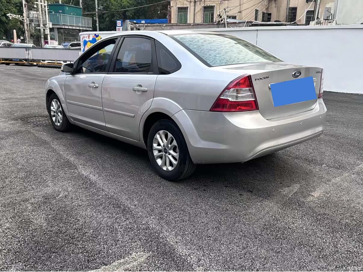 Ford Focus, 2010 9