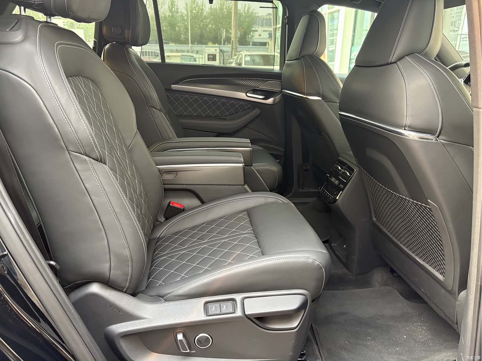 Audi Q6, 2025 9