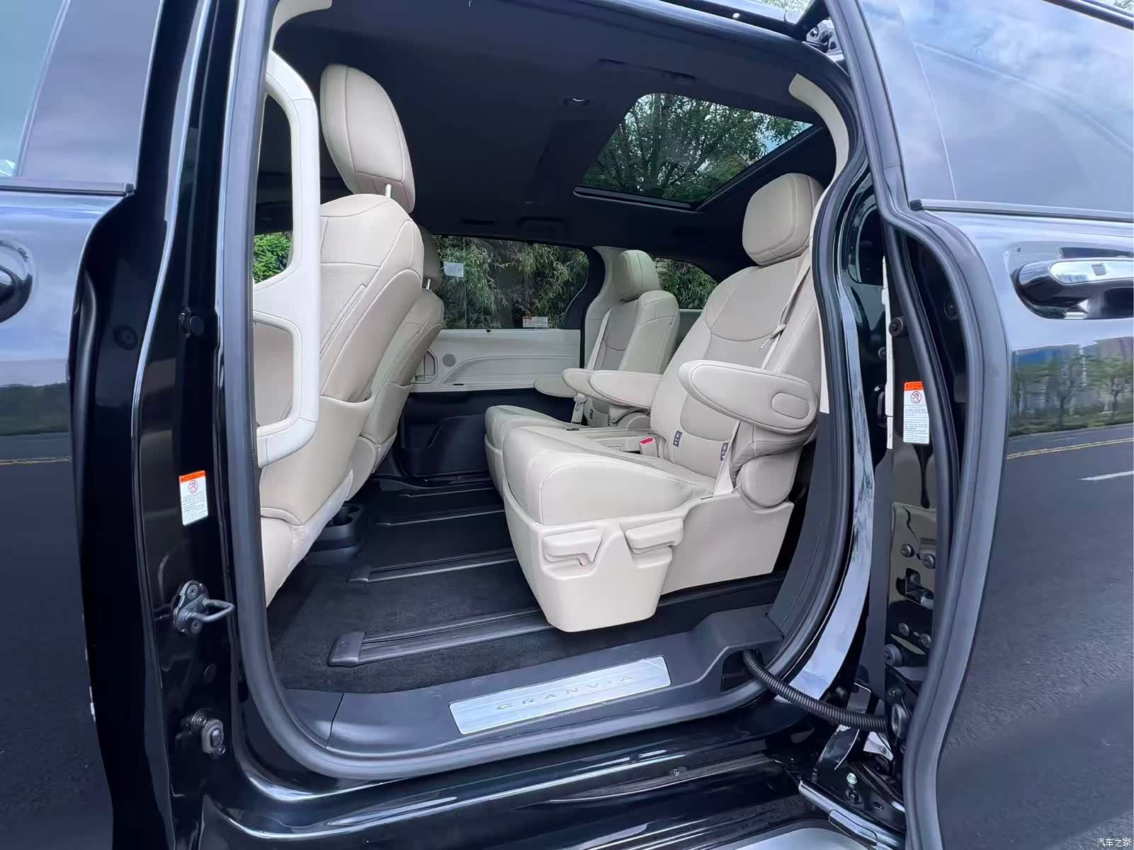 Toyota Granvia, 2024 15